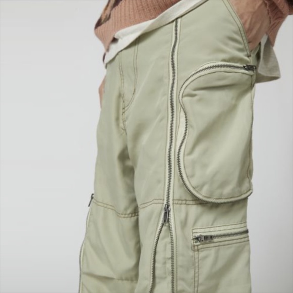 Urban Outfitters Green Cargo Pants - Picture 3 of 16